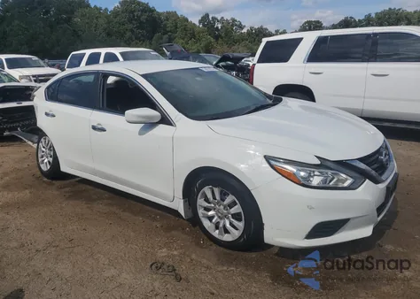 2018 Nissan Altima 2.5 z USA, uszkodzony, nr VIN 1N4AL3AP8JC299817